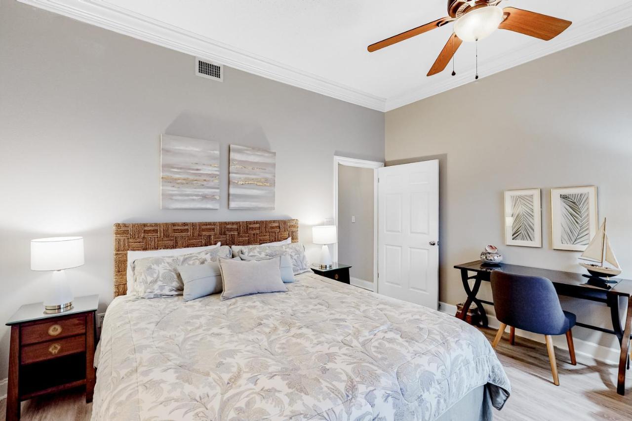 Phoenix VI 115 Orange Beach Bagian luar foto