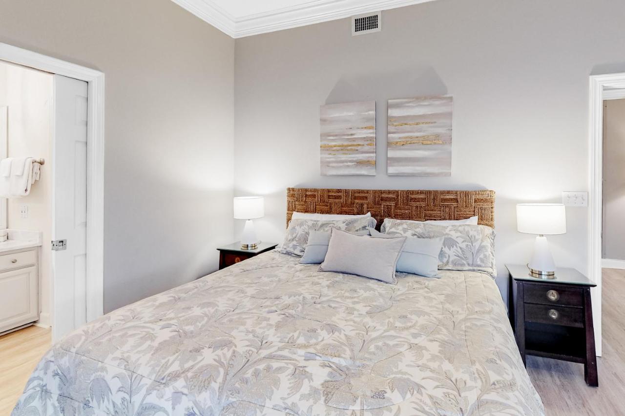 Phoenix VI 115 Orange Beach Bagian luar foto
