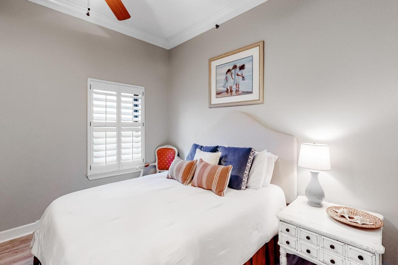 Phoenix VI 115 Orange Beach Bagian luar foto