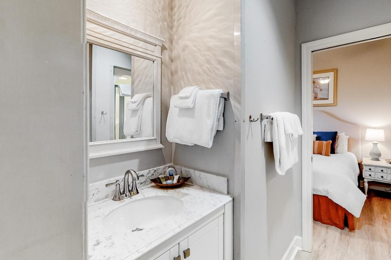 Phoenix VI 115 Orange Beach Bagian luar foto